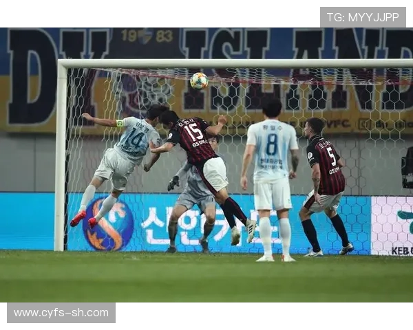 蔚山市民与富川FC激战正酣球迷期待精彩对决与精彩进球时刻